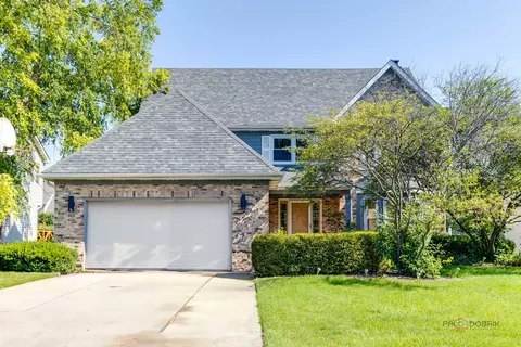 180 Pauline Ave, Buffalo Grove, IL 60089