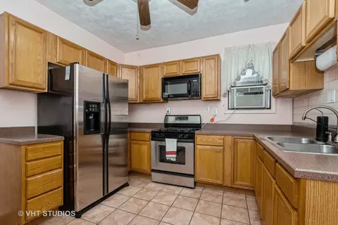 Kitchen - 7708 S Eberhart Ave, Chicago, IL 60619 photo 1 of 1