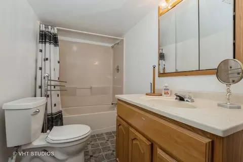 Bath - 7708 S Eberhart Ave, Chicago, IL 60619 photo 2 of 2