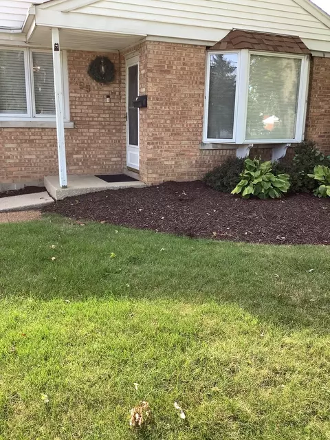 255 Crescent Dr, Chicago Heights, IL 60411