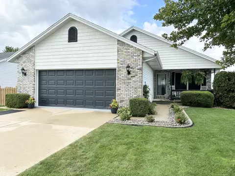 136 N Van Buren Ave, Bradley, IL 60915