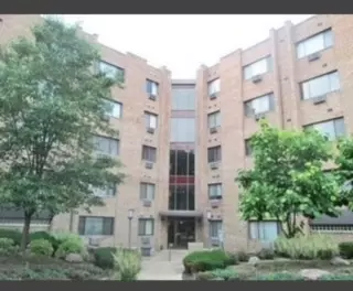 5306 N Cumberland Ave #215, Chicago, IL 60656