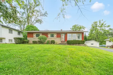 5330 Westview Ln, Lisle, IL 60532