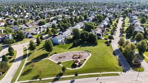 View/Area - 7507 Fordham Ln, Plainfield, IL 60586 photo 2 of 4