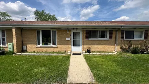 9457 Sumac Rd #C, Des Plaines, IL 60016