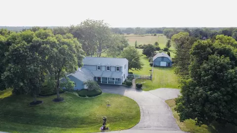 8515 Schmidt St, Spring Grove, IL 60081