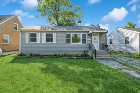 214 N Berteau Ave, Bartlett, IL 60103
