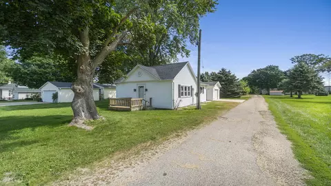 210 N Prairie Ave, Polo, IL 61064