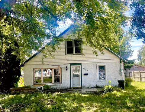1303 E 16th St, Sterling, IL 61081 photo 1