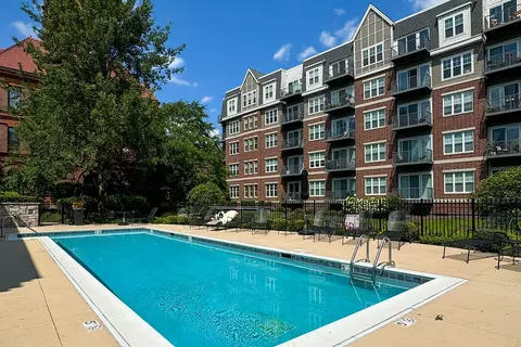 Exterior - 327 E Liberty Dr, Wheaton, IL 60187 photo 6 of 9