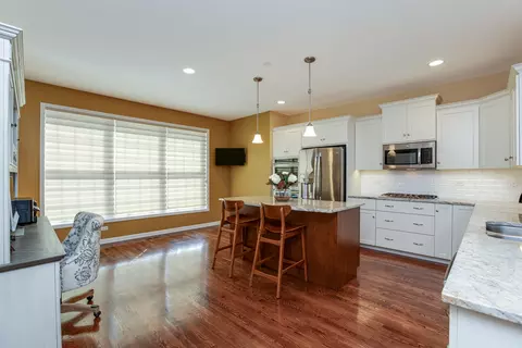 Kitchen - 327 E Liberty Dr, Wheaton, IL 60187 photo 2 of 3