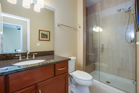 Bath - 327 E Liberty Dr, Wheaton, IL 60187 photo 4 of 4