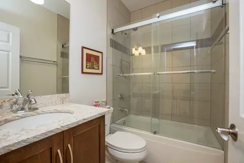 Bath - 327 E Liberty Dr, Wheaton, IL 60187 photo 3 of 4
