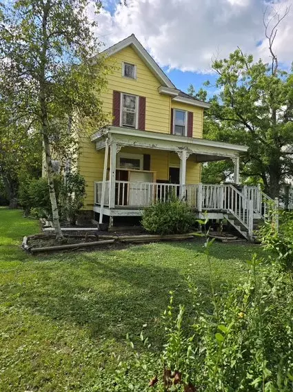 31460 Center St, Chenoa, IL 61726