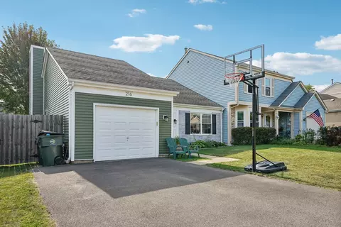 216 Bingham Cir, Mundelein, IL 60060