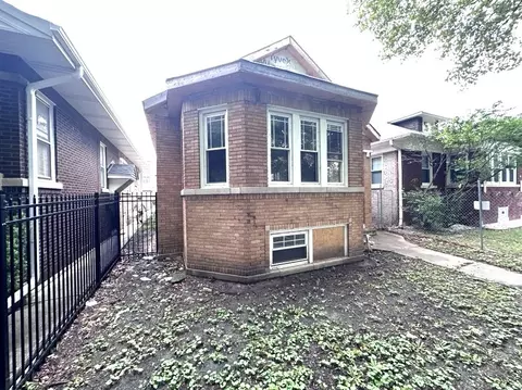 6341 N Campbell Ave, Chicago, IL 60659