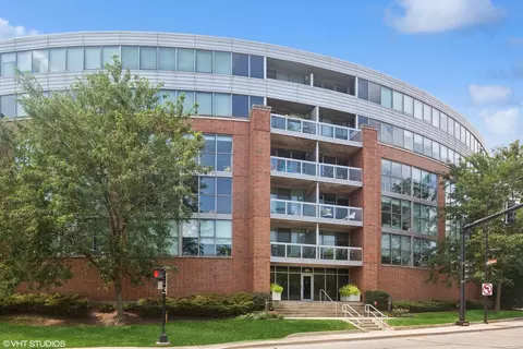 1228 Emerson St #303, Evanston, IL 60201