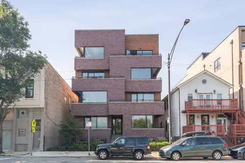 1449 W Grand Ave #2W, Chicago, IL 60642
