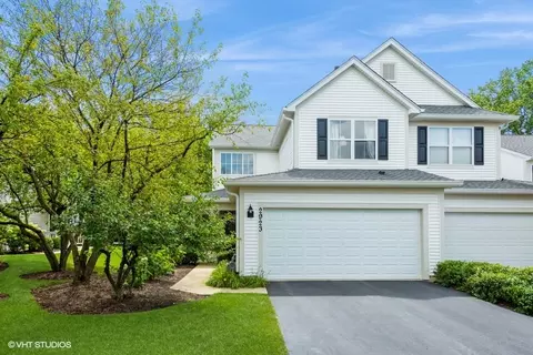 2923 Pleasant Plains Dr, Saint Charles, IL 60175