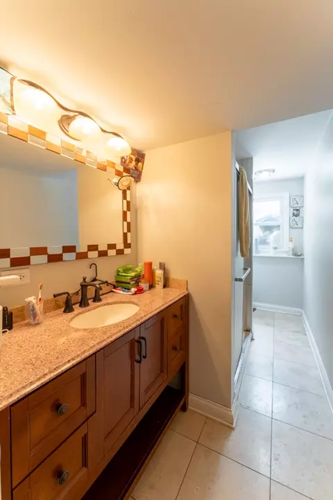Bath - 17011 Pine Ct, Hazel Crest, IL 60429 photo 3 of 3