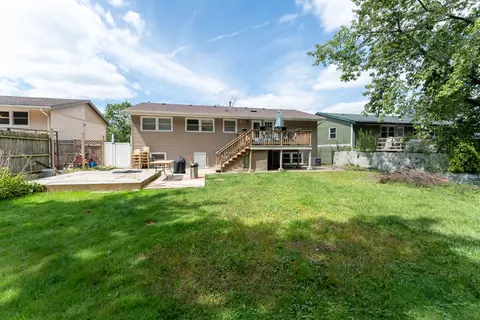 Exterior - 17011 Pine Ct, Hazel Crest, IL 60429 photo 3 of 4