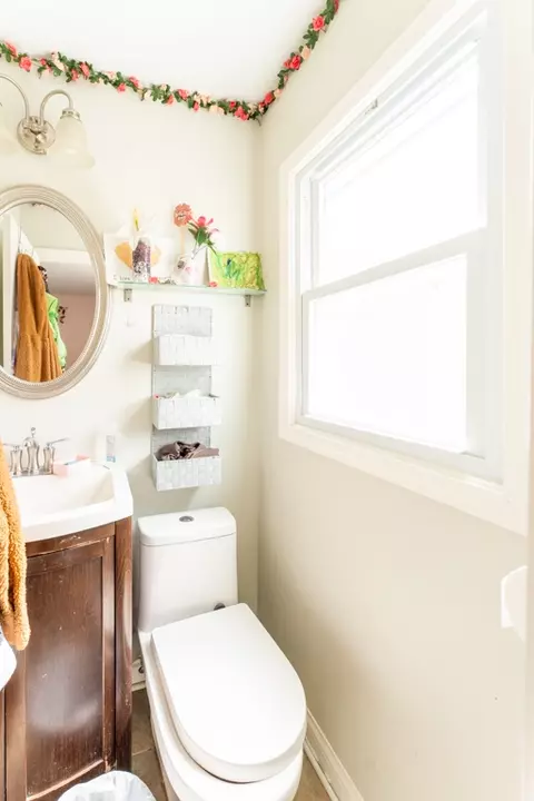 Bath - 17011 Pine Ct, Hazel Crest, IL 60429 photo 1 of 3