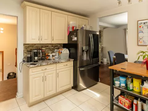 Kitchen - 17011 Pine Ct, Hazel Crest, IL 60429 photo 2 of 2