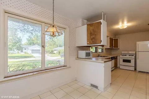 665 Pine Ct, Lake Bluff, IL 60044 photo 4