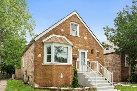 9129 S Clyde Ave, Chicago, IL 60617