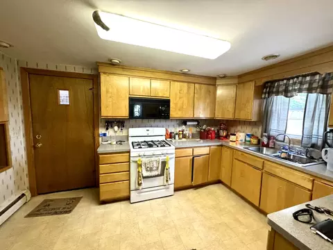 308 E Front St, Wyanet, IL 61379 photo 13