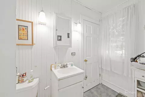 Bath - 211 W Illinois St, Wheaton, IL 60187 photo 2 of 2