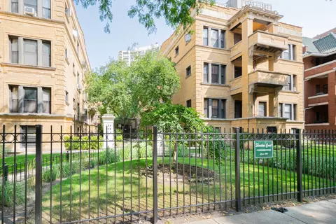 722 W Sheridan Rd #3N, Chicago, IL 60613