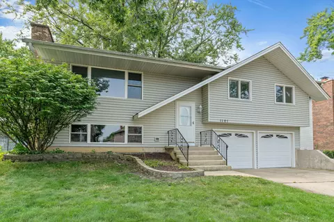 1101 Westfield Ln, Schaumburg, IL 60193