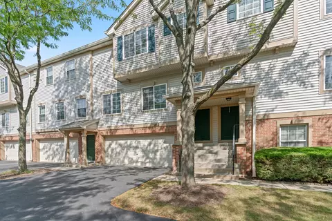 162 Monarch Dr #23L, Streamwood, IL 60107