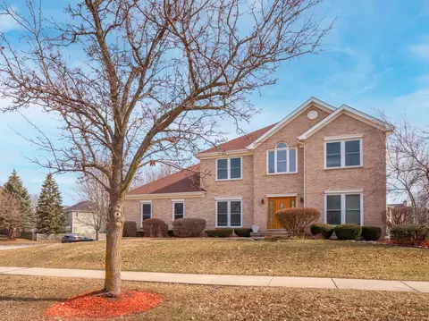 2404 Gleneagles Dr, Naperville, IL 60565