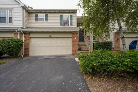 3131 Saganashkee Ln, Naperville, IL 60564