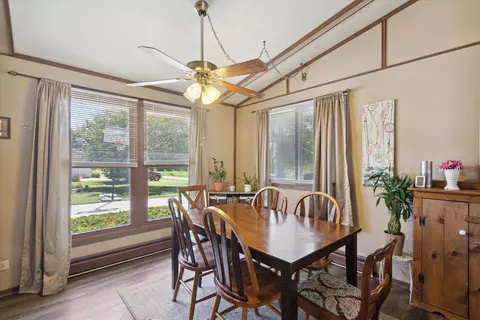 2079 Oriole Dr, Freeport, IL 61032 photo 13