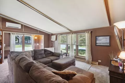 2079 Oriole Dr, Freeport, IL 61032 photo 11