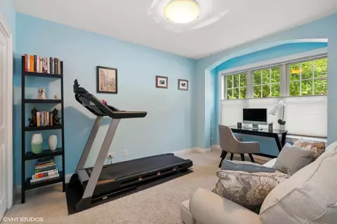 3003 W Cornelia Ave, Chicago, IL 60618 photo 14