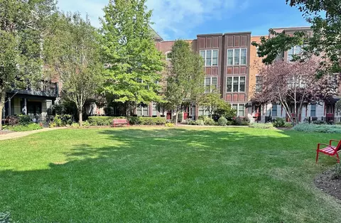 3003 W Cornelia Ave, Chicago, IL 60618 photo 20