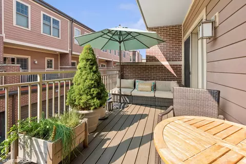 3003 W Cornelia Ave, Chicago, IL 60618 photo 18