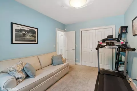 3003 W Cornelia Ave, Chicago, IL 60618 photo 15