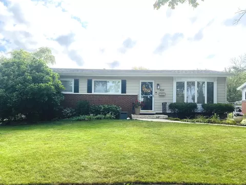 929 David Dr, Bensenville, IL 60106