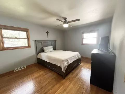 Bedroom - 918 Seminole Dr, Elgin, IL 60120 photo 1 of 6