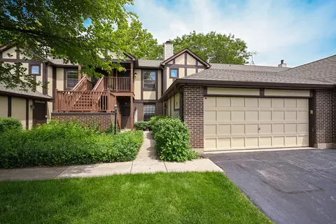 358 Bloomfield Ln #2, Glen Ellyn, IL 60137
