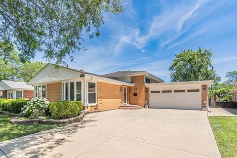 9435 Merrill Ave, Morton Grove, IL 60053