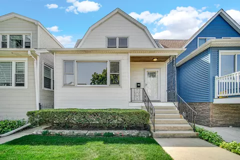 4745 W Berenice Ave, Chicago, IL 60641