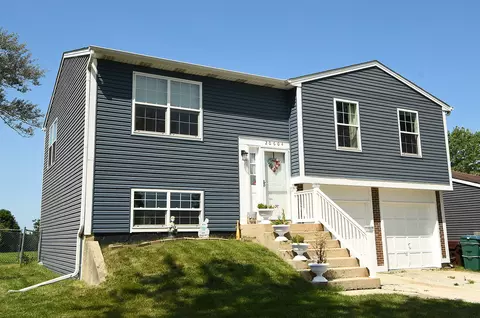 20604 S Graceland Ln, Frankfort, IL 60423