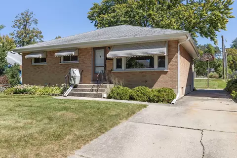 4905 Stanley Ave, Downers Grove, IL 60515