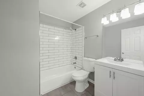 Bath - 14227 S Newberg Ct, Plainfield, IL 60544 photo 2 of 2